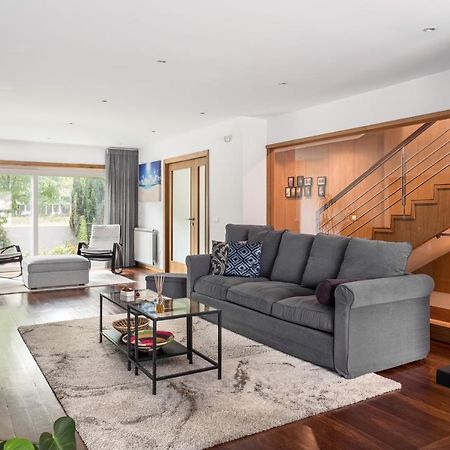 Joivy Sleek House Balcony & 2 Terraces In Porto Apartment Maia  Bagian luar foto