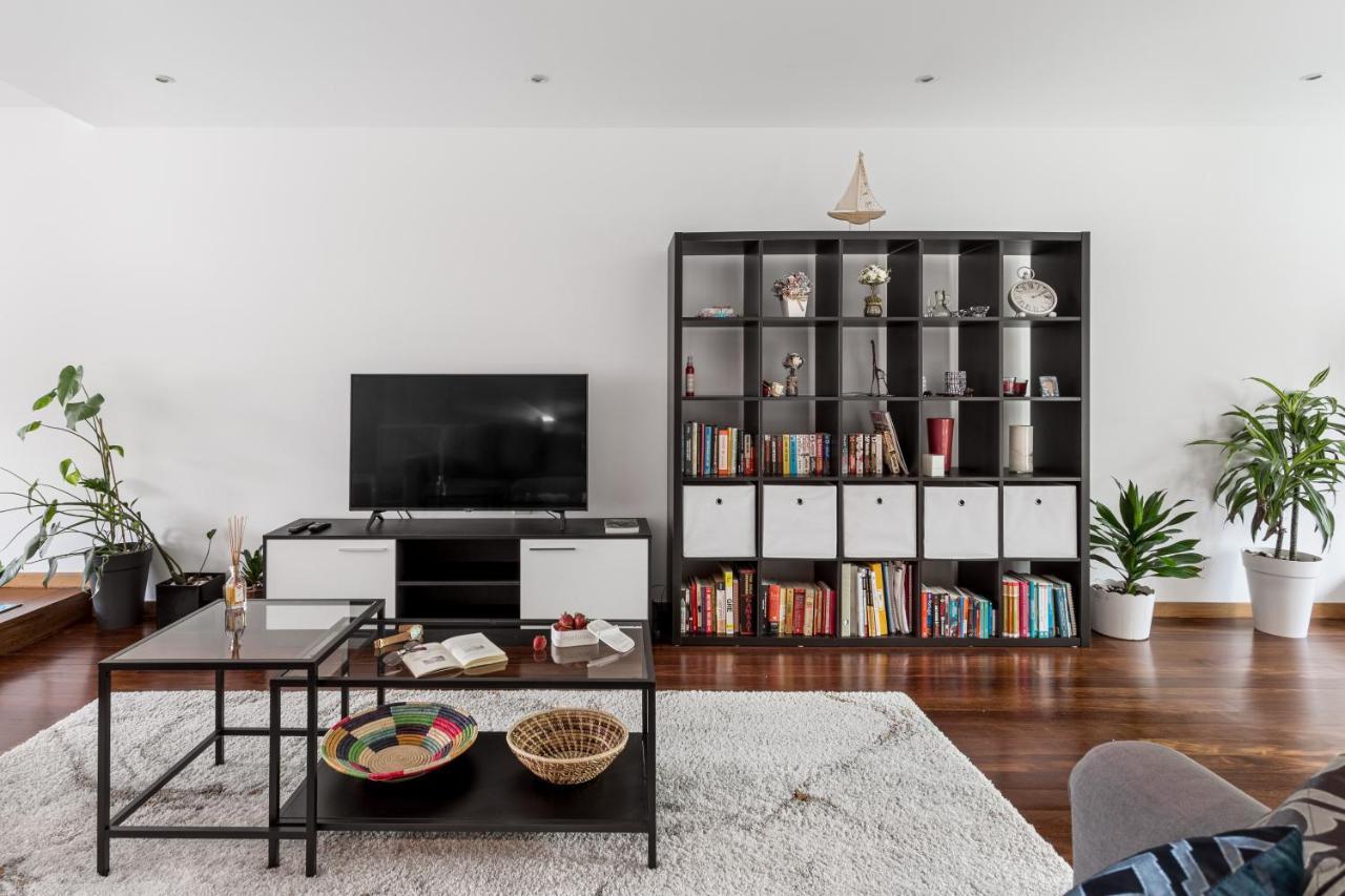 Joivy Sleek House Balcony & 2 Terraces In Porto Apartment Maia  Bagian luar foto