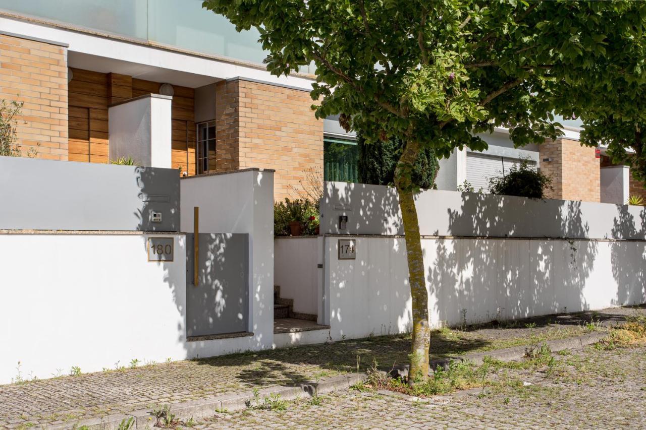 Joivy Sleek House Balcony & 2 Terraces In Porto Apartment Maia  Bagian luar foto