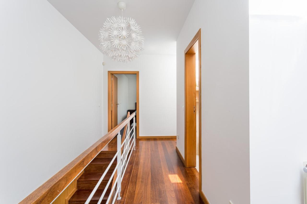 Joivy Sleek House Balcony & 2 Terraces In Porto Apartment Maia  Bagian luar foto