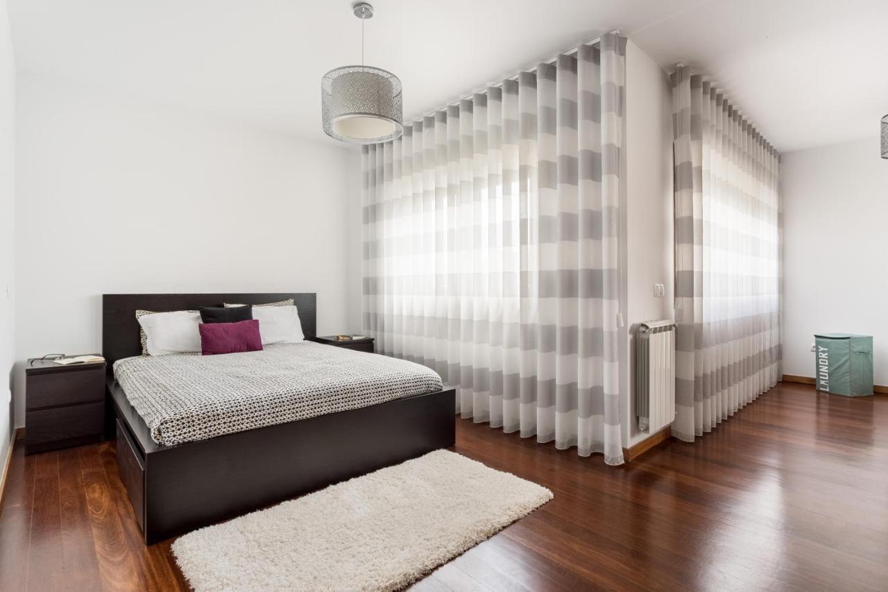Joivy Sleek House Balcony & 2 Terraces In Porto Apartment Maia  Bagian luar foto