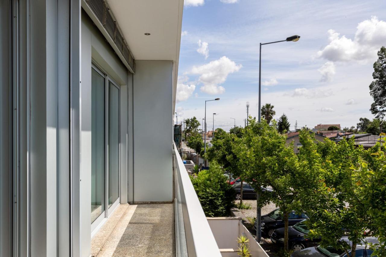 Joivy Sleek House Balcony & 2 Terraces In Porto Apartment Maia  Bagian luar foto
