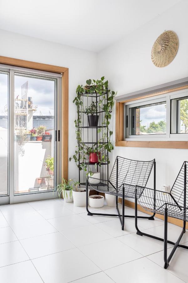 Joivy Sleek House Balcony & 2 Terraces In Porto Apartment Maia  Bagian luar foto