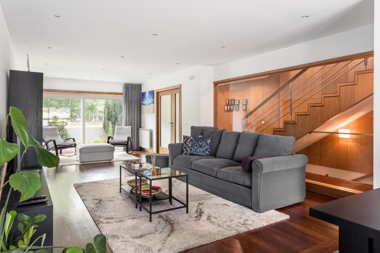 Joivy Sleek House Balcony & 2 Terraces In Porto Apartment Maia  Bagian luar foto