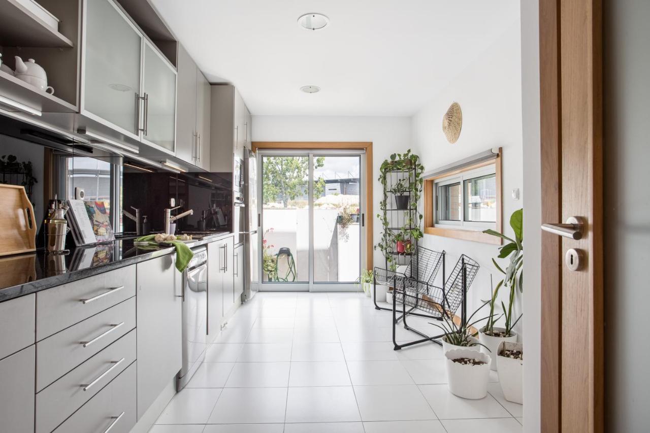 Joivy Sleek House Balcony & 2 Terraces In Porto Apartment Maia  Bagian luar foto